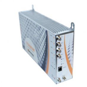 Compact headend with 8 tuners and 8 output MUXs (DVB-T/C) /